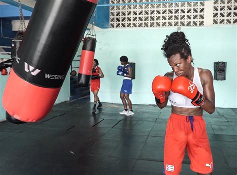 Cuba’s female boxers dream of Olympic glory after ban lifted.